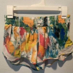 LULULEMON Hotty Hot shorts 2.5”